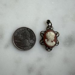 Original vintage cameo pendant