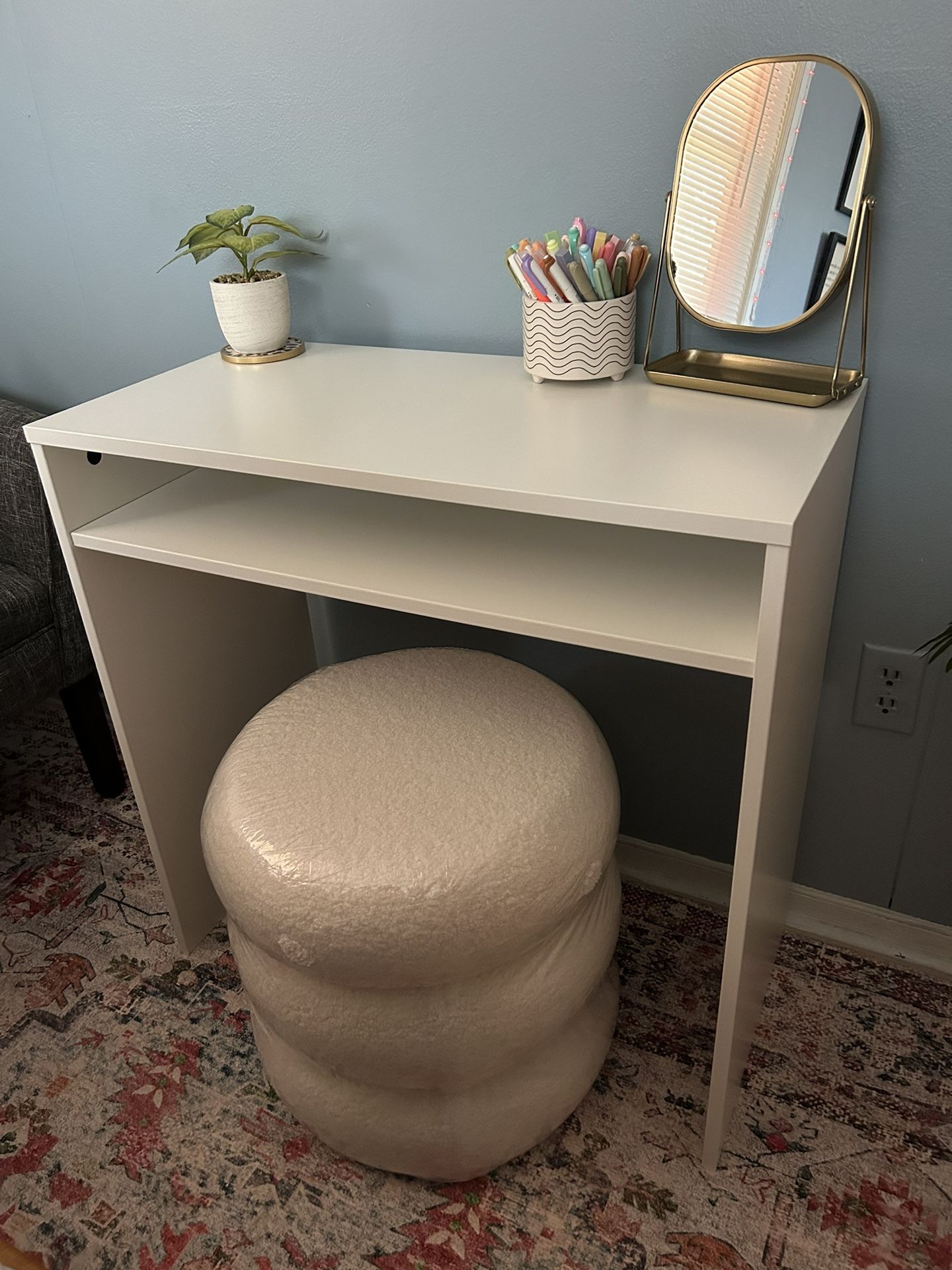 Desk Vanity