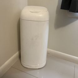 Diaper Genie Trash Can 