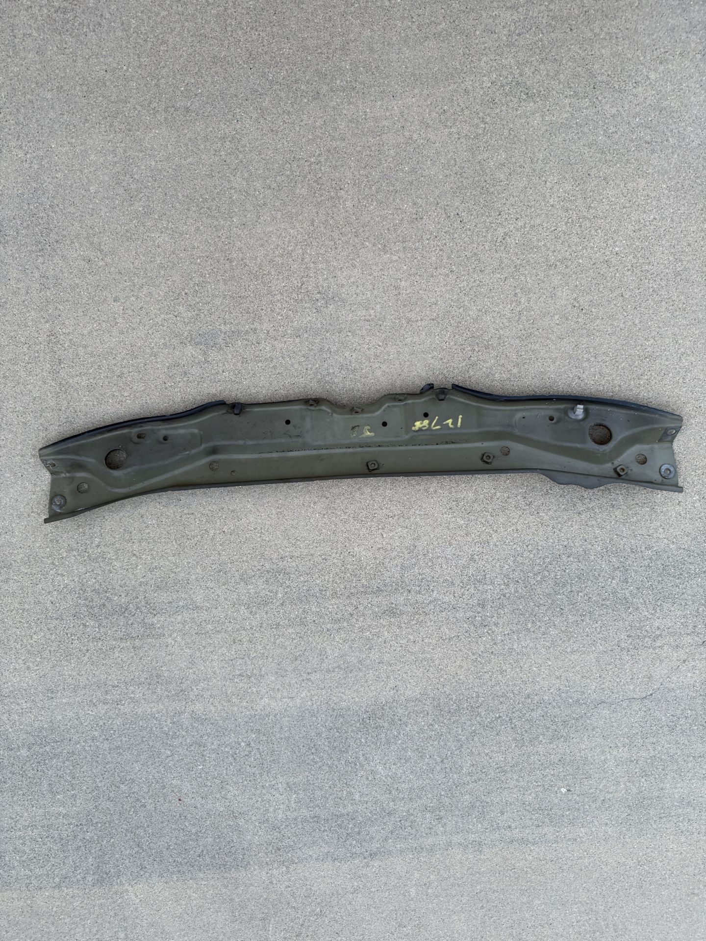 2007-2011 Toyota Camry upper radiator core support oem