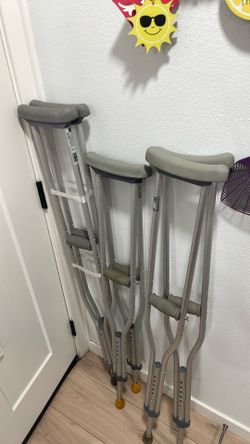 Crutches, muletas