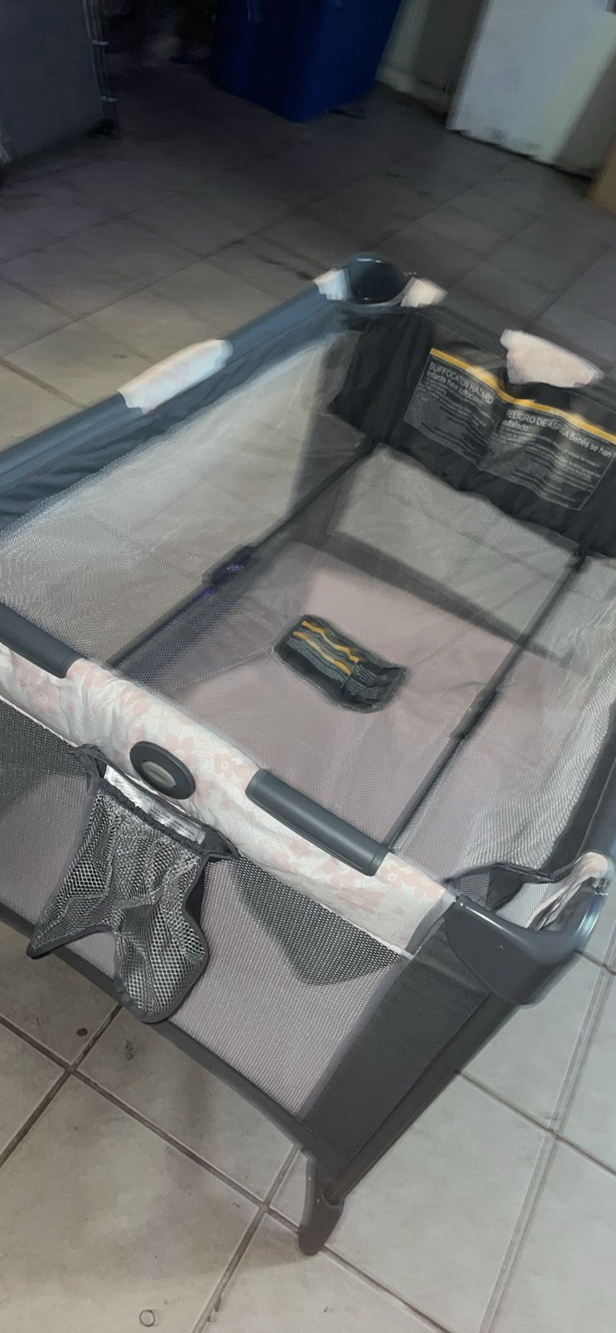 Baby Crib ( Pack & play )