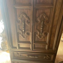 Bedroom Furniture/ Antique Furniture 