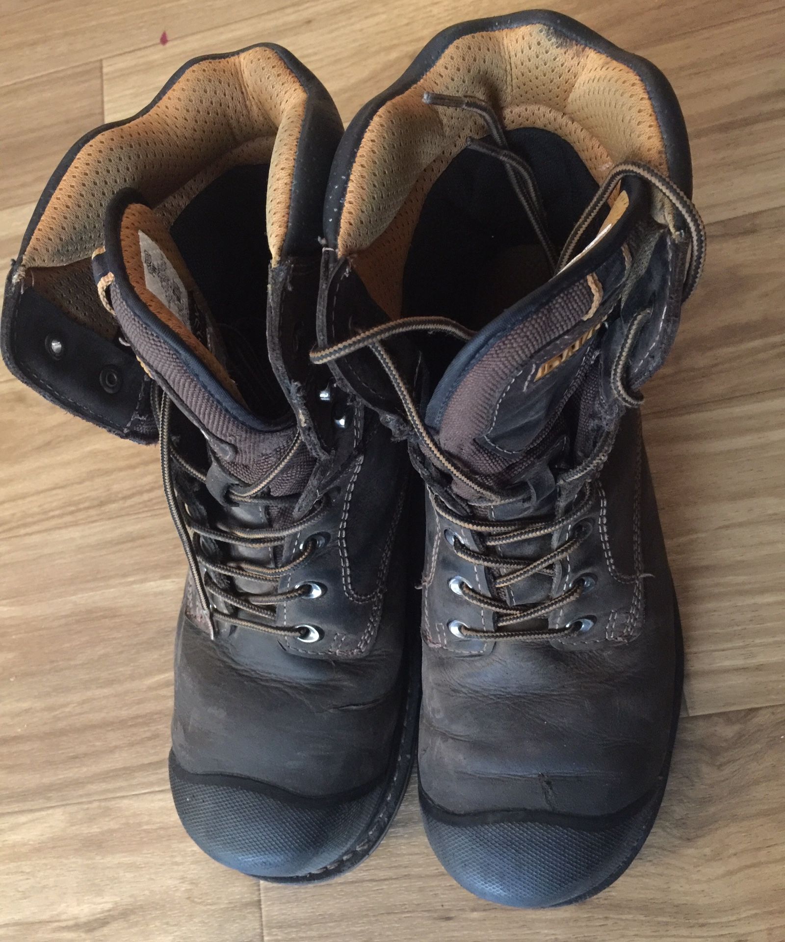 Used!! Dakota Men’s work boots size 10W (Insulation, steel toe)... $90