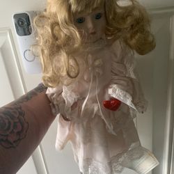 “sweetheart” Porcelain Collectible Doll With Tag Attached 