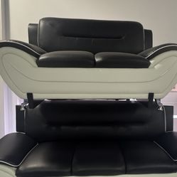 BLACK & WHITE LOVESEAT for Sale 