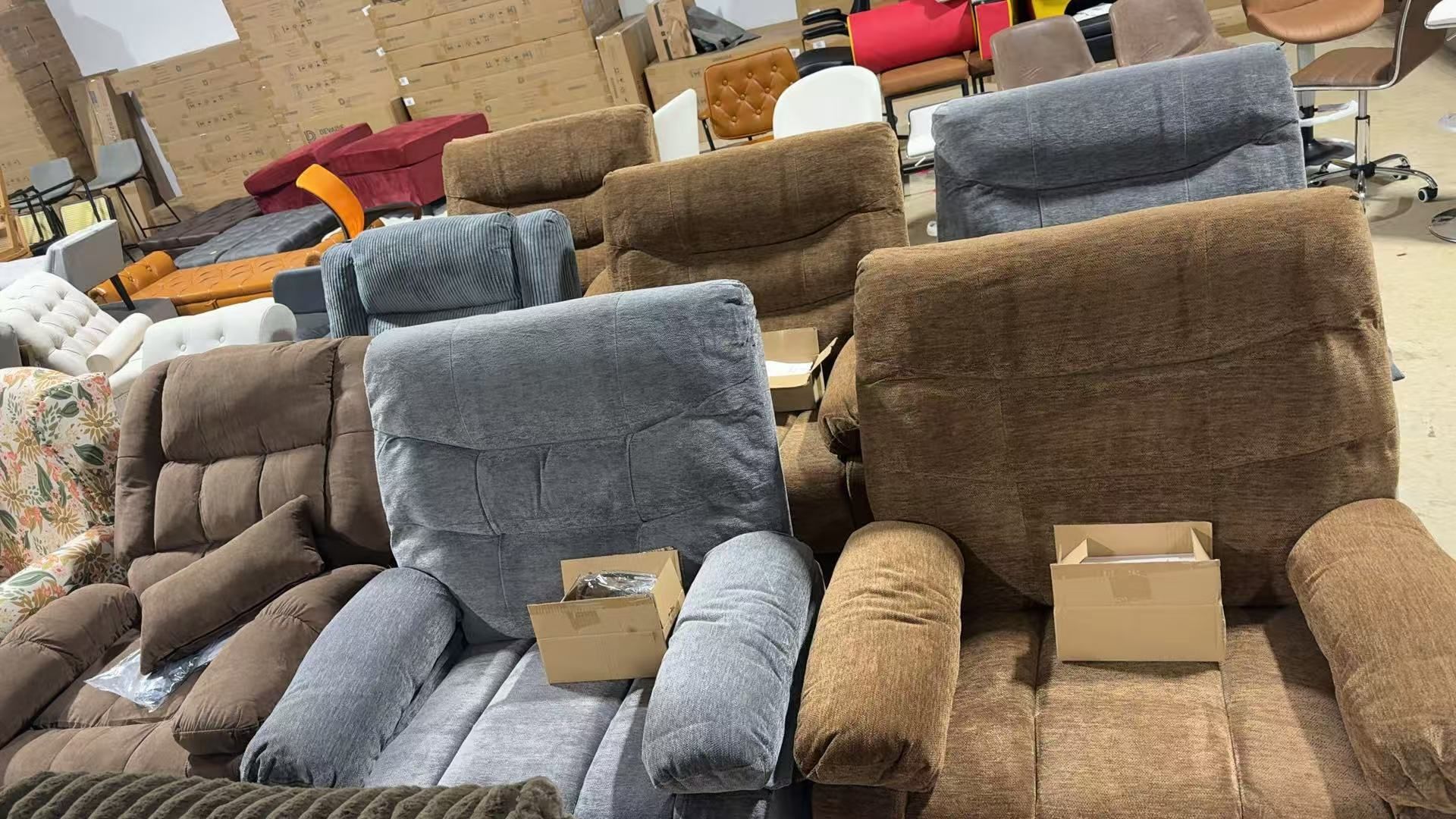 🔥🔥Power Lift Recliner Chair with Vibration Massage and Heat, Overstuffed Reclining Chair with Remote,$300