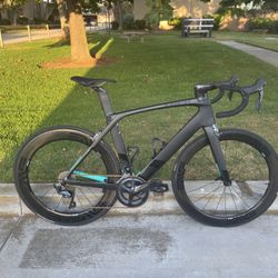 Trek Madone 9 Series ENVE Wheels 56cm Ultegra