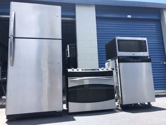 Stainless steel kitchen appliance set