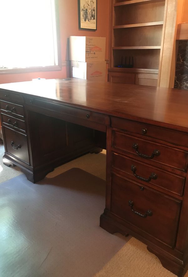 Hard Wood Desk Set For In Sammamish Wa Offerup