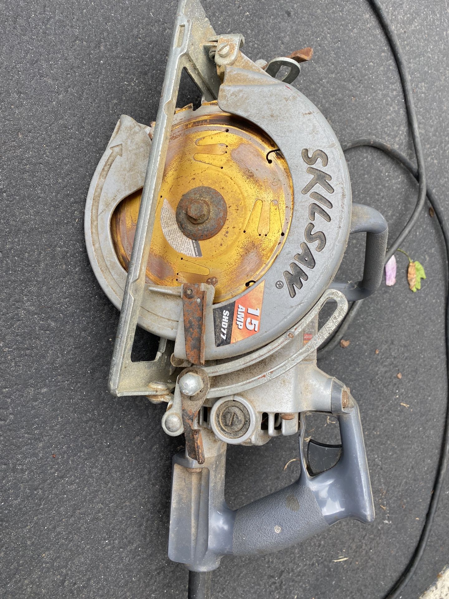Skilsaw HD77 15 Amp 8 1/4 Inch Circular Saw