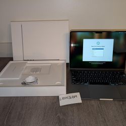 13" M2 MacBook Air 2022 - 16GB - 512GB