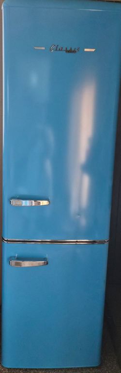 Retro Refrigerator with Wine Rack