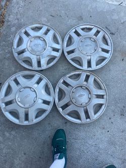 hubcaps 4 ford hubcaps