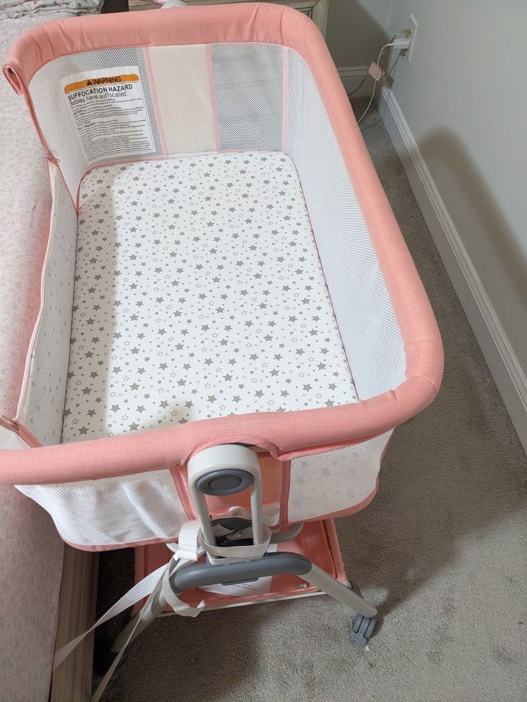 Bedside Sleeper/ Baby Bassinet For $75