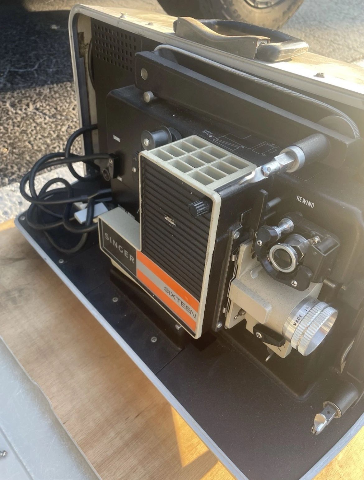 Vintage Singer Sixteen Projector 5 Blade Shutter Telecine Projector