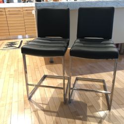 2 Bar Chairs/ Barstools