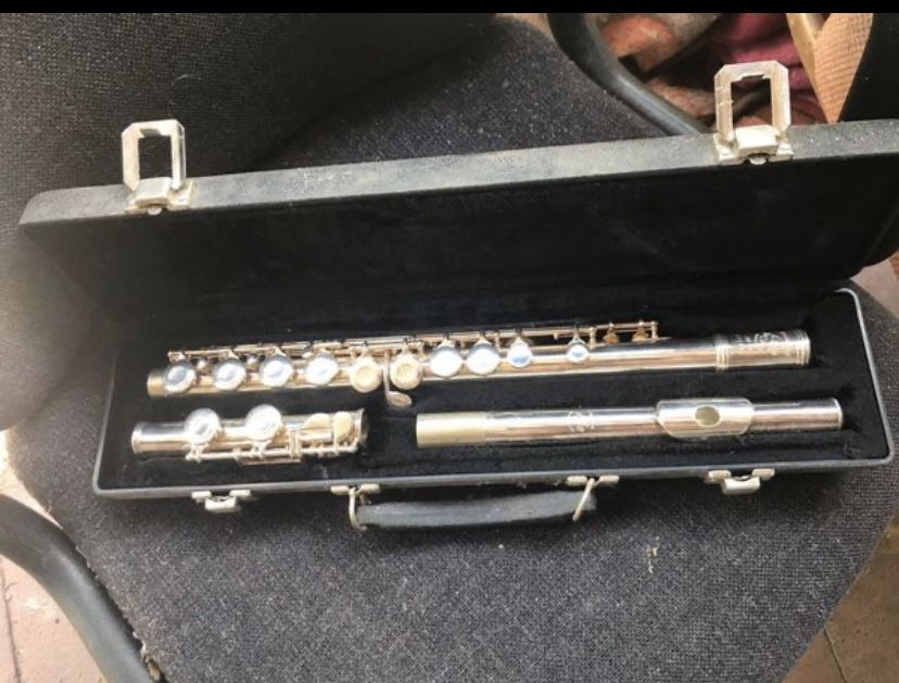 Gemeinhardt 22SP Student Flute w/Case