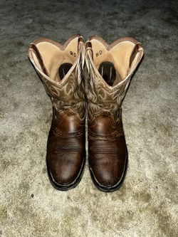 Boots size 9 1/2 D
