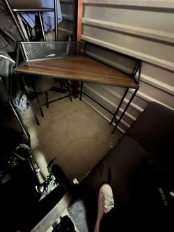 Corner Stand
