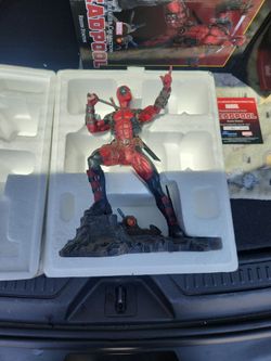 Deadpool resin statue
