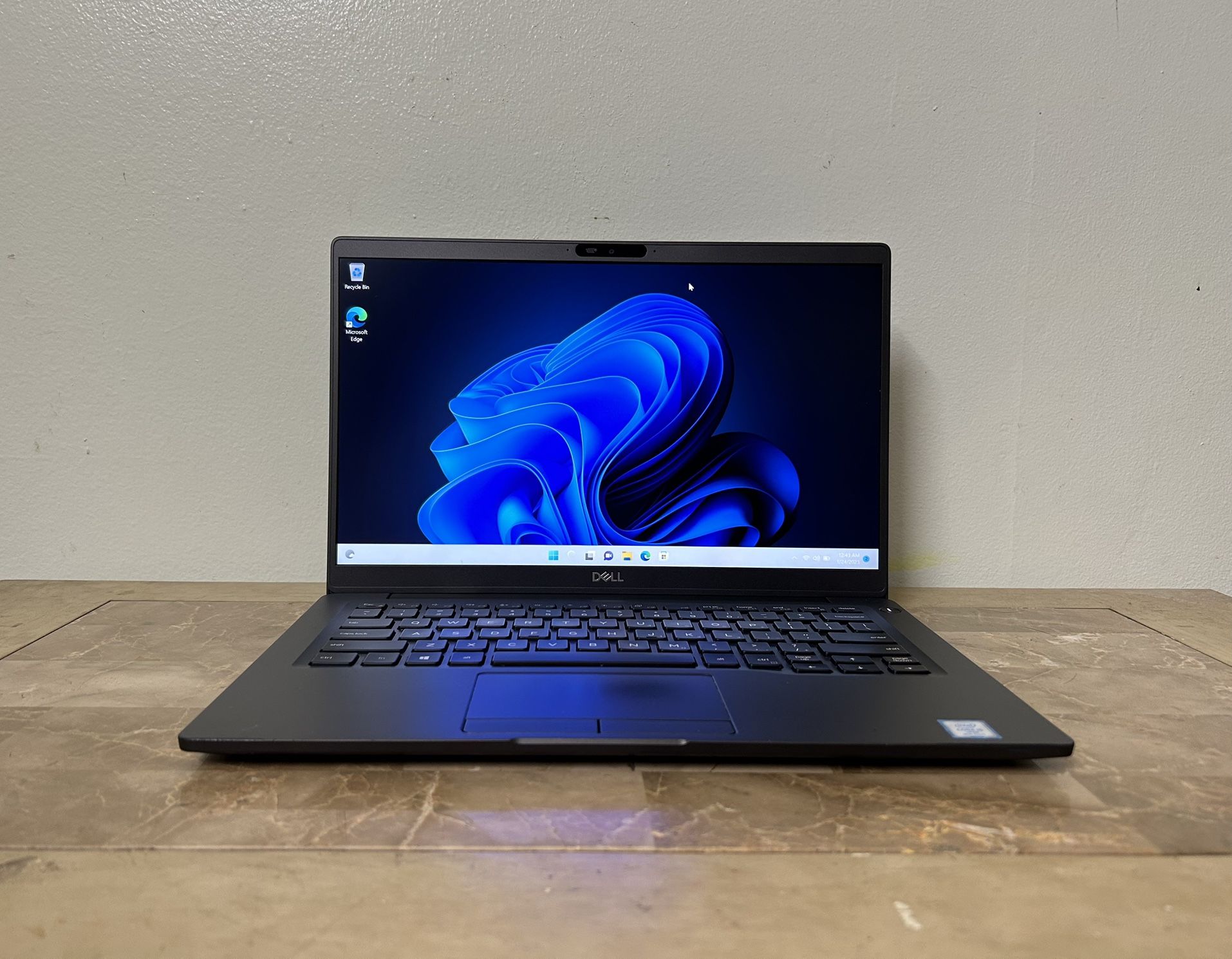 DELL Latitude 7400 Core i7 8th gen. 16GB RAM 512GB SSD Full HD 1080p Windows 11 laptop computer