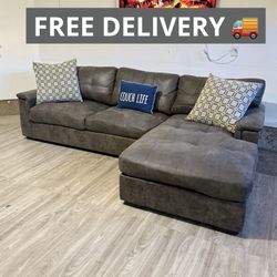 Large Gray Sectional Couch 🛋️- Free Delivery 🚚 