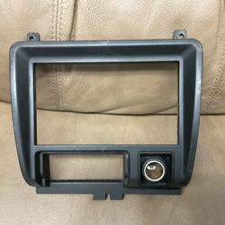 1996- 99 SUBARU LEGACY OUTBACK RADIO, ASHTRAY  BEZEL, TRIM, USED  OEM