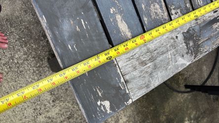 Sturdy table Free