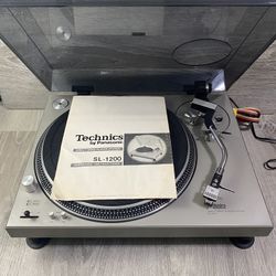 Vintage Technics by Panasonic SL-1200 MK1 Turntable