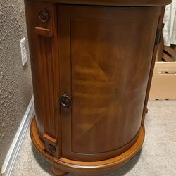 Neoclassical Round Drum Wood End Table With Storage