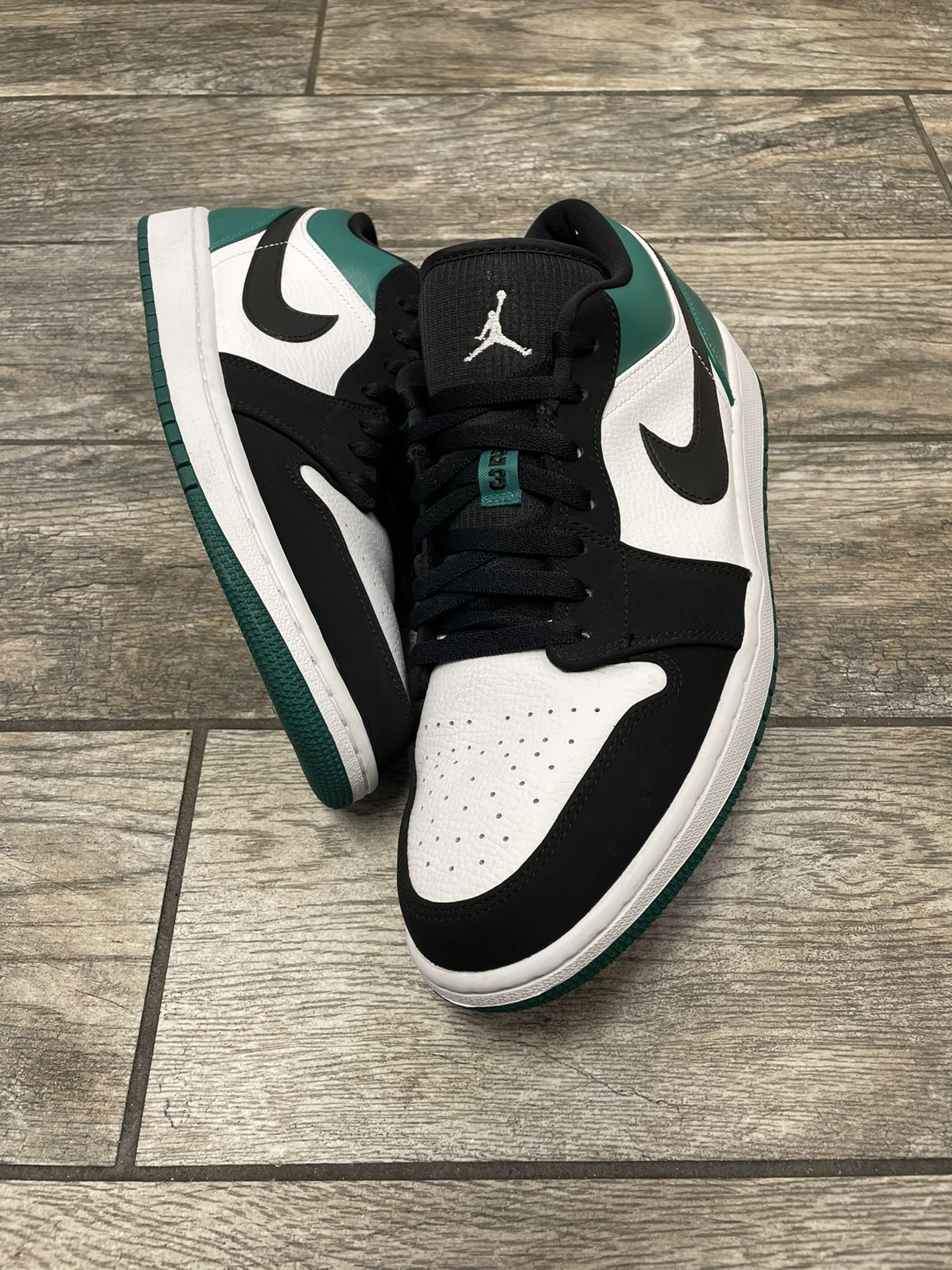 Nike Air Jordan 1 Low “Mystic Green”