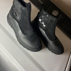 Vans Black MTE Slip On Boots