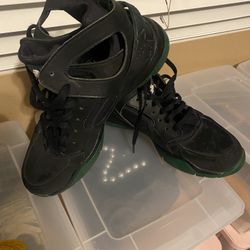 Men’s Nike Black Huaraches