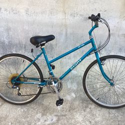 VINTAGE GIANT AT730 ROAD BIKE
