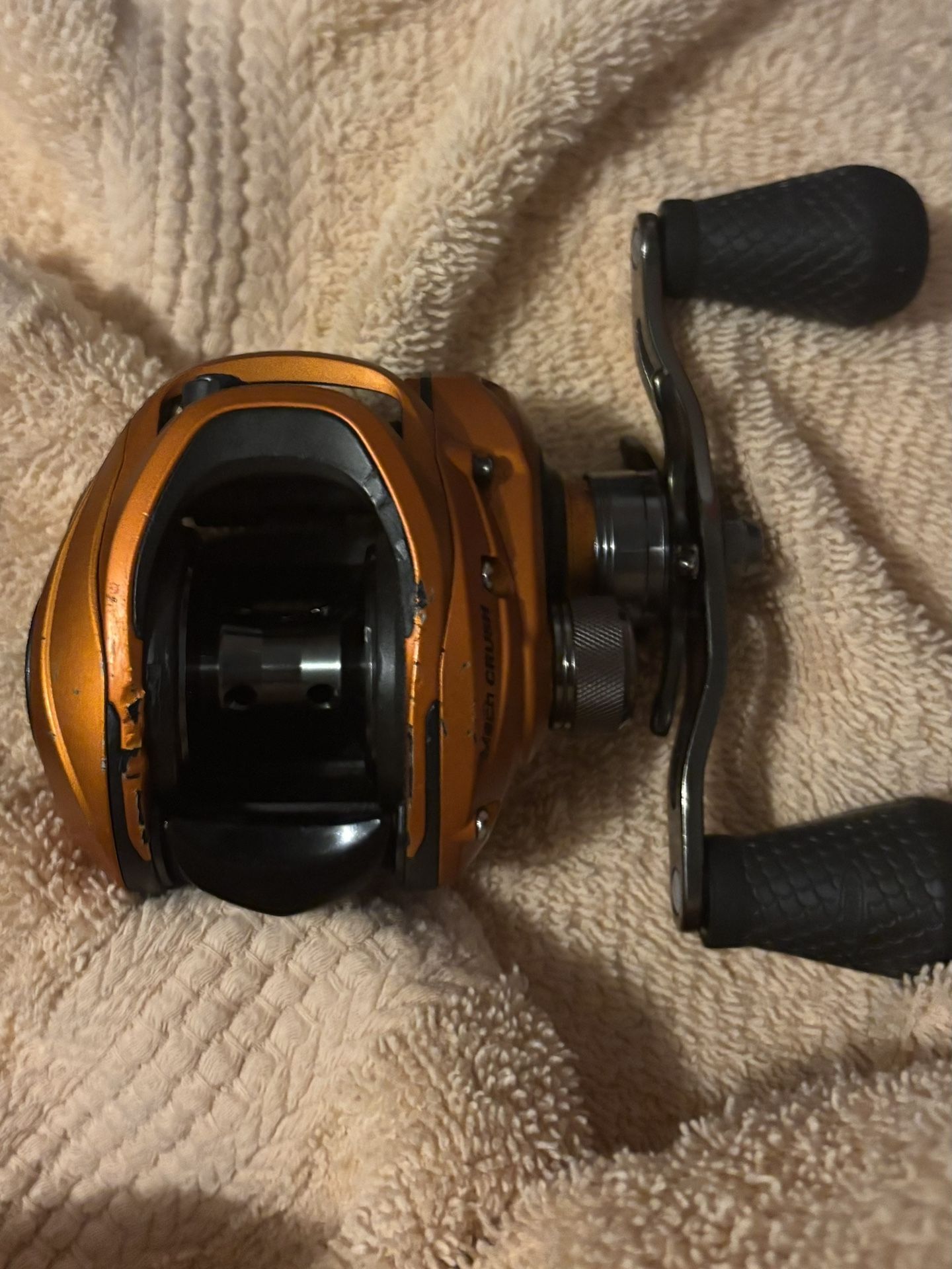 Lews Mach baitcaster