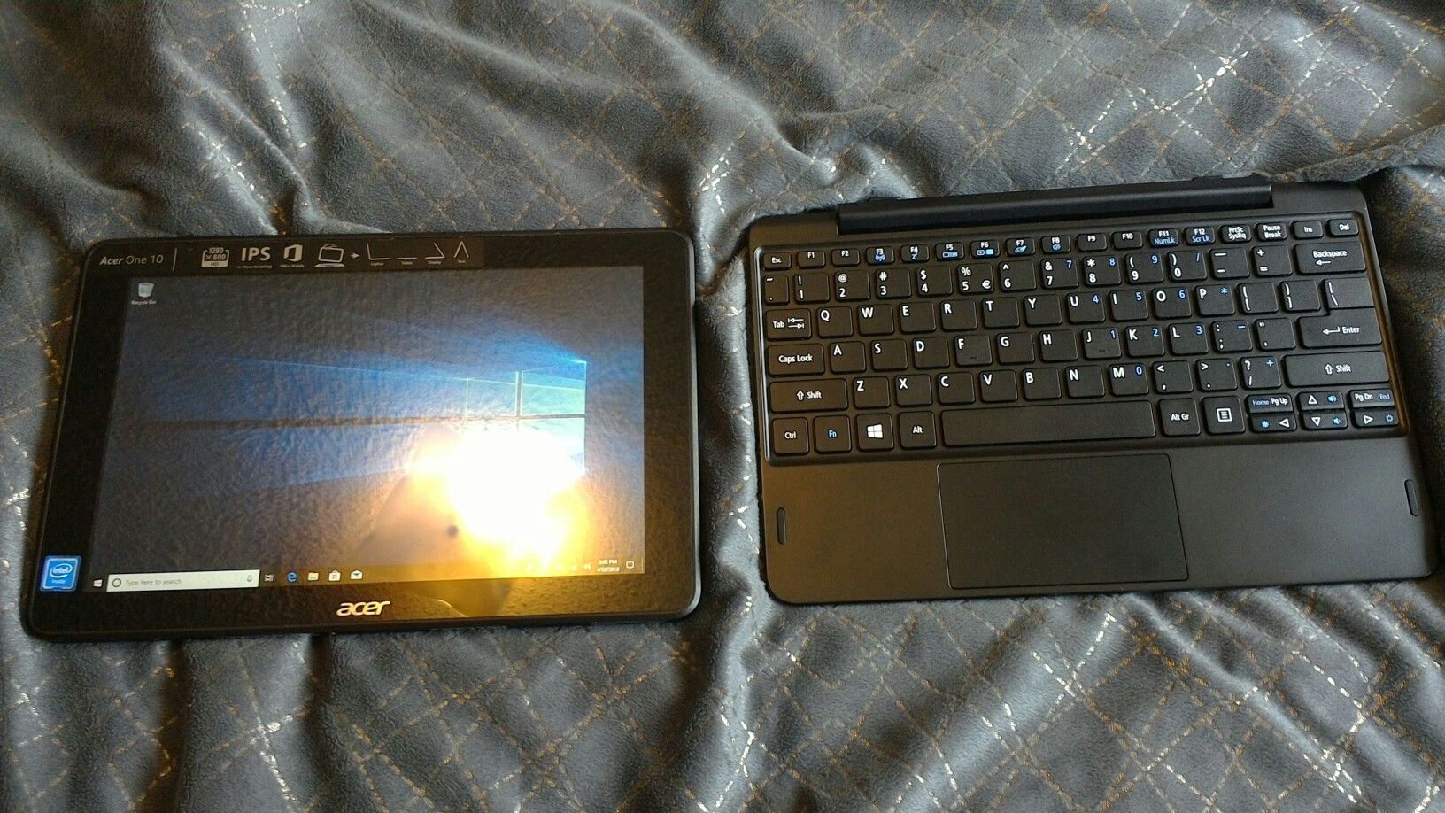 Acer 2in1 Touchscreen Laptop/Tablet