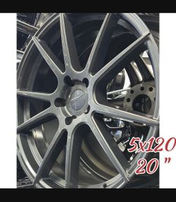 Clean 20s ready to transform your ride! 🛞🔥 ​⚡ Size: 20" 💥 Bolt Pattern: 5x120 🚗 Fits: BMW, Chevy Camaro, Honda Civic Type R, Tesla, Acura & more! 