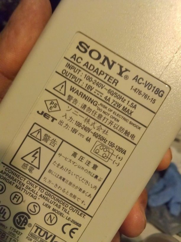 SONY V018G Laptop Adapter
