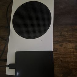 Xbox Series S + 2tb External Hard Drive 