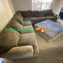 Gray Sectional Free Delivery 🚚🔥