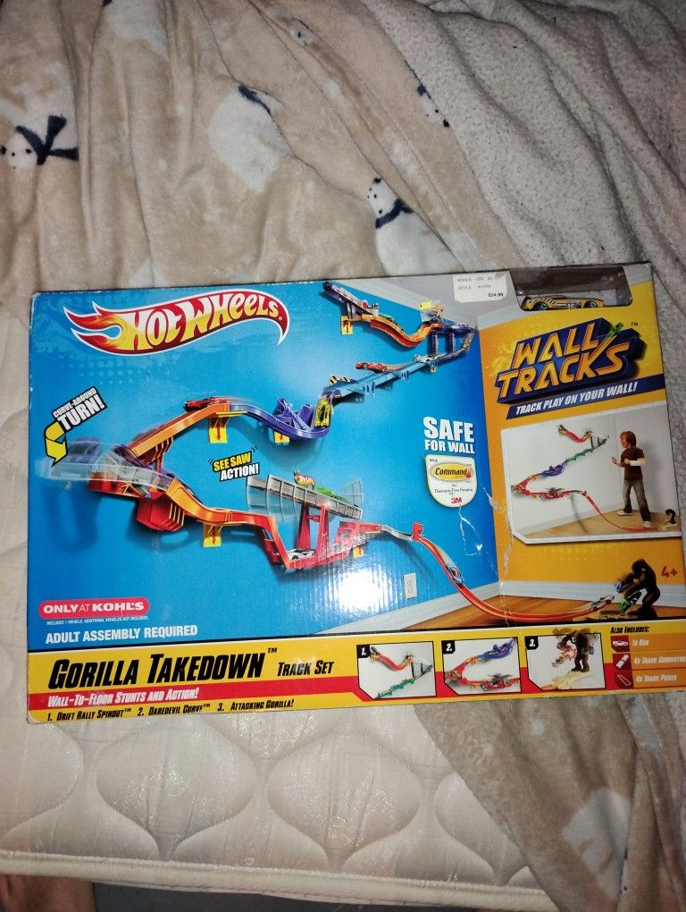 Hot Wheels Wall Tracks