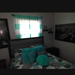 Bed room set 7 pieces no includes mattress