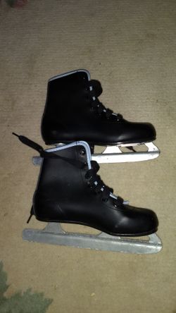 Skates. Size: 13 kids