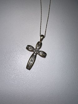 14k Gold Necklace With Gold And diamond cross Pendant
