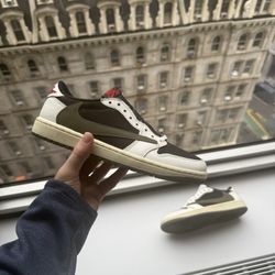 Jordan 1 Retro OG x Travis Scott Low Olive W 8.5