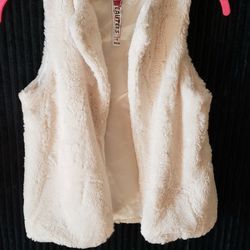 BEAUTEES Girls' Ivory Faux Fur Vest size M.