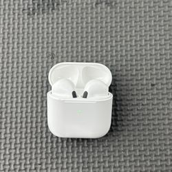 Air Pods Pro 4 W/noise Cancellation 