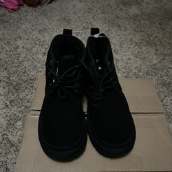 UGG Neumel Boots Size 5M NEW!!