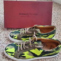 Like New, David Pliner Sneakers Size 12 Camouflage 